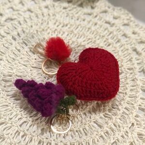 Llavero de uva crochet